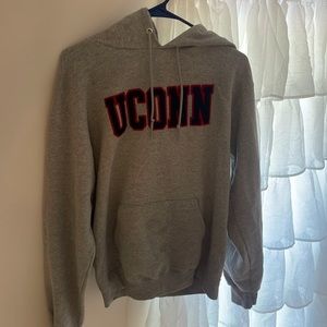 UCONN champion sweatshirt